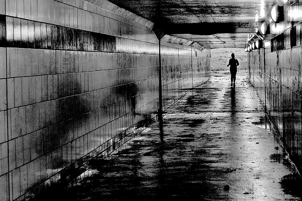 A metro y medio de distancia